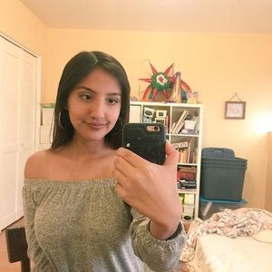 Meet your Posher, Valeria